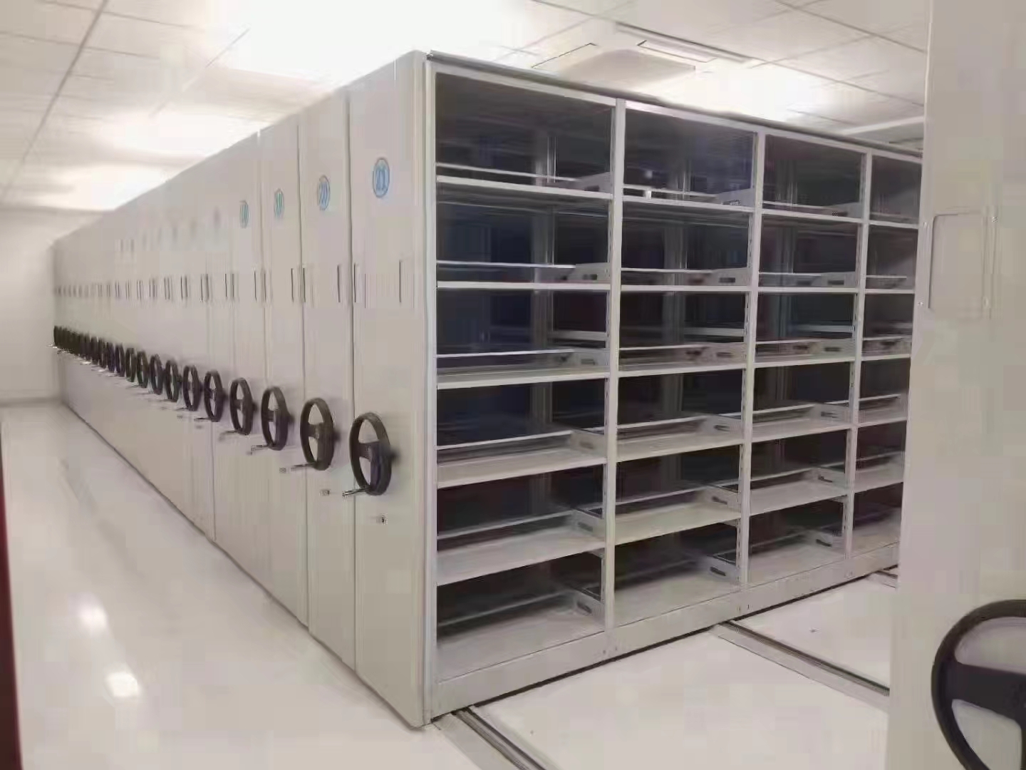 档案室密集架选型干货，提升库房 75% 存储空间实操方案