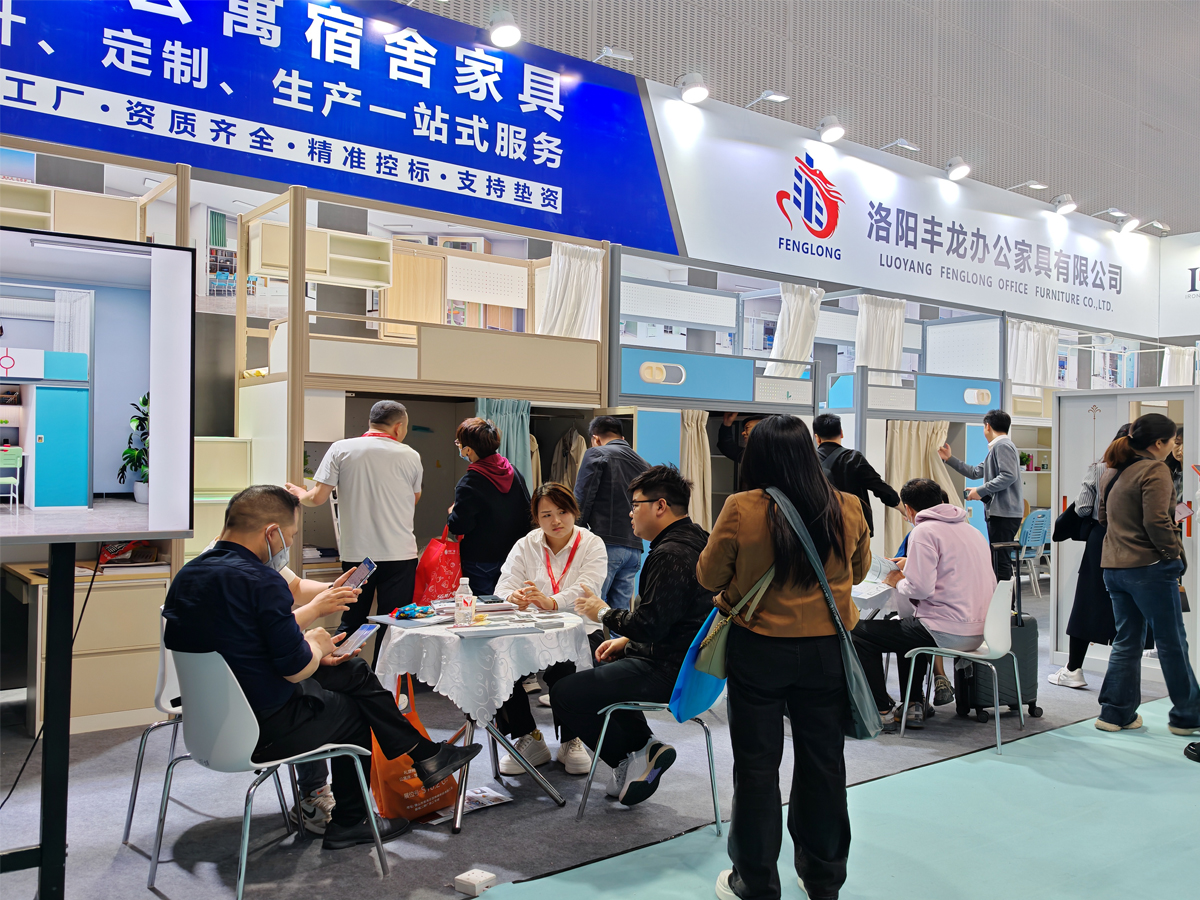 2025年丰龙家具闪耀广州展--深耕宿舍家具，布局全球市场